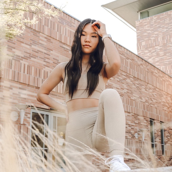 Meet your Posher, Sara - Picture 2 of 5